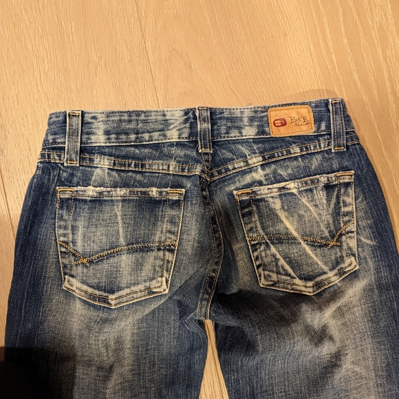 Women's Low Rise Flare Blue Jeans - Picture 5 of 10